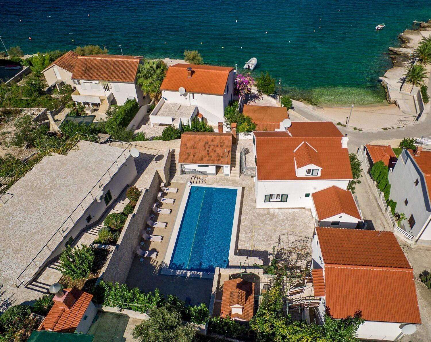 Apartments Bisernica-With Pool Ražanj Εξωτερικό φωτογραφία