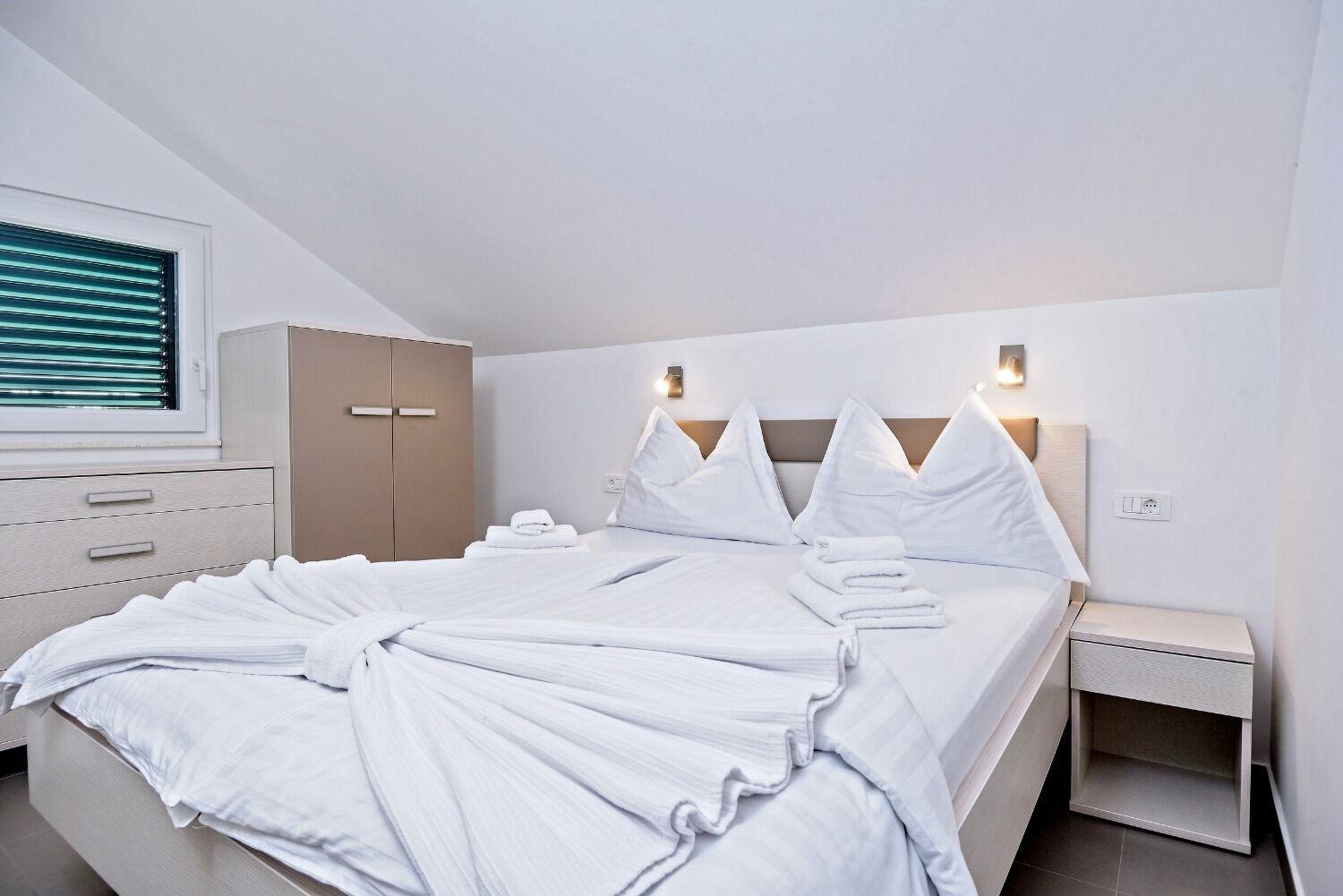 Apartments Bisernica-With Pool Ražanj Εξωτερικό φωτογραφία