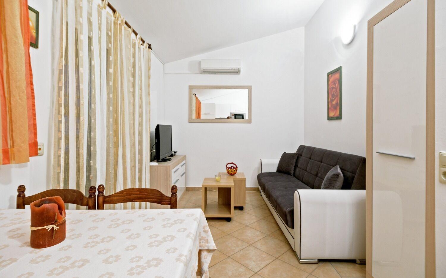 Apartments Bisernica-With Pool Ražanj Εξωτερικό φωτογραφία